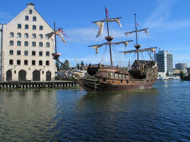 Gdansk: Guided Round-Trip Cruise to Westerplatte - Discover Gdansk with a Waterway Cruise to Westerplatte for Just $26