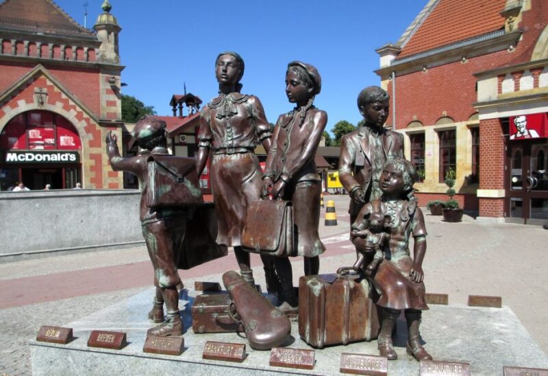 Gdansk: Jewish Heritage Guided Private Walking Tour - Walking through Gdansk’s Old Town and Key Jewish Sites