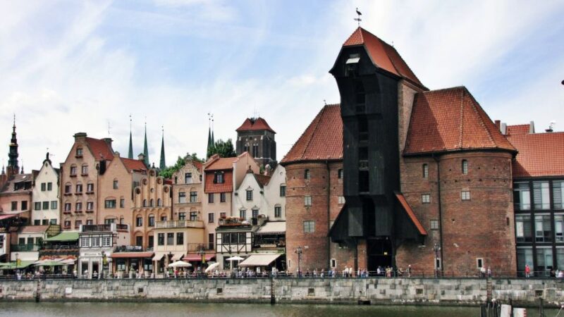 Gdansk Old Town Half-Day Private Walking Tour - Key Points