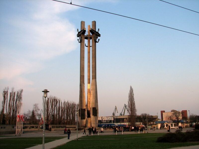 Gdansk: Private Communism Tour with Solidarity Center Museum - Exploring the Gdansk Shipyard and Sala BHP