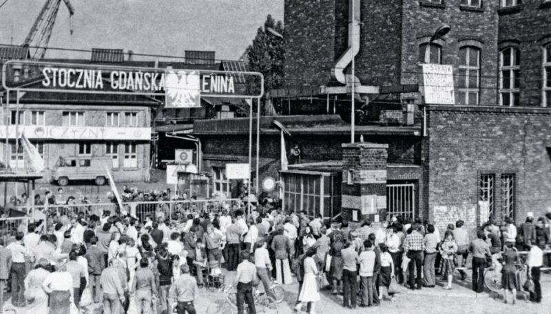 Gdansk: Private Communism Tour with Solidarity Center Museum - The Significance of the Gdansk Agreement and Solidarity Square