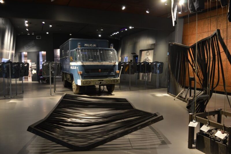 Gdansk: Private Communism Tour with Solidarity Center Museum - Logistics and Practical Details