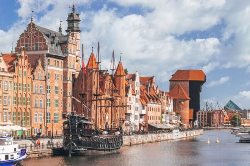 Gdansk: Private custom walking tour with a local guide - Explore Gdansk with a Private Custom Walking Tour for $36
