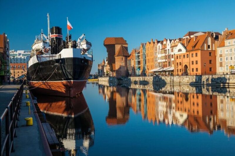 Gdansk: Private custom walking tour with a local guide - Customization and Flexibility in Your Gdansk Tour