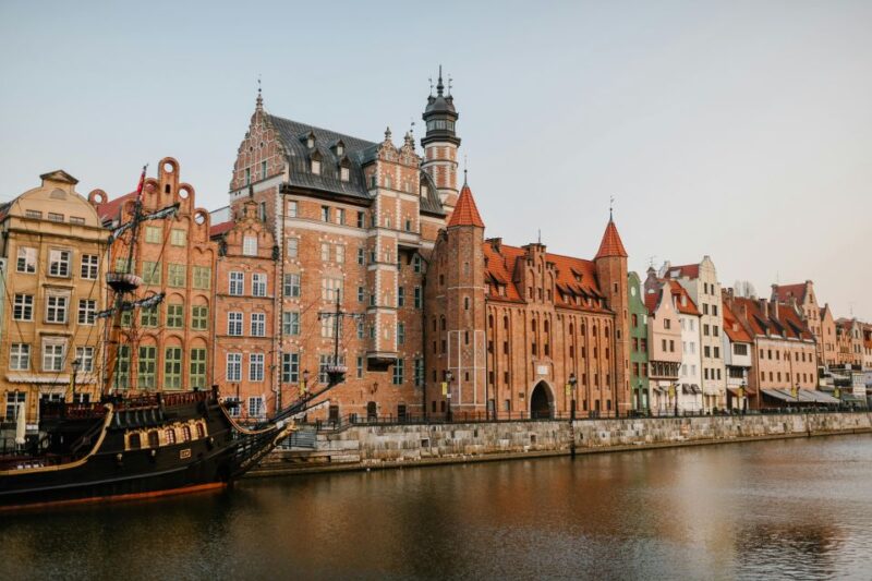 Gdansk: Private Old Town Tour - Meeting Point and Tour Logistics