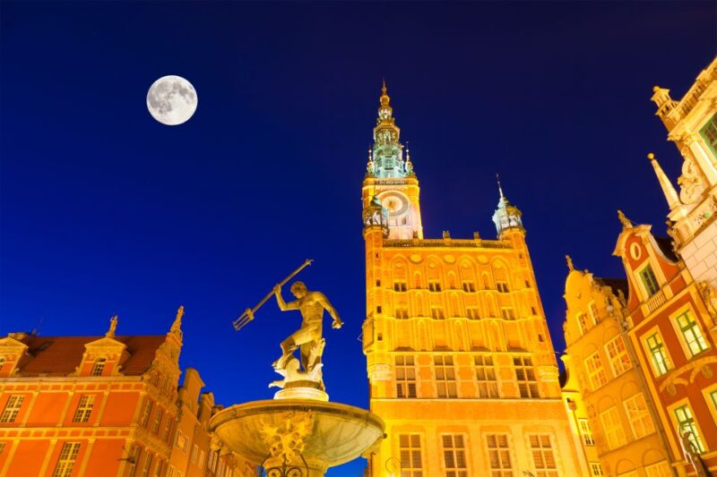 Gdansk: Small Group Walking Tour - Key Points