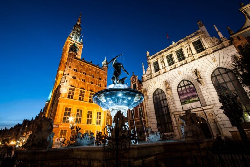 Gdansk: Small Group Walking Tour - Walking Along the Royal Road
