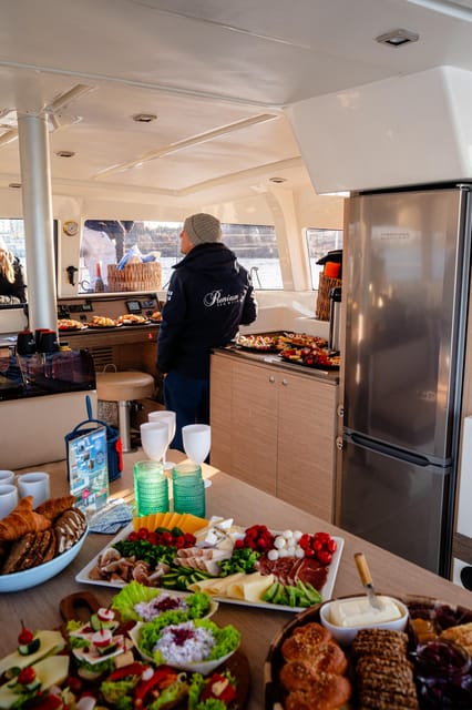 Gdansk/Sopot: Breakfast Cruise on a Catamaran - Interactive Experience: Steer the Catamaran