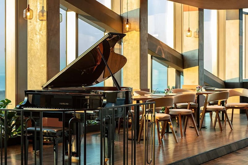 Gdask: Olivia Star Sky-High Views, Dinner, and Cocktails - The Experience and Atmosphere in Olivia Garden