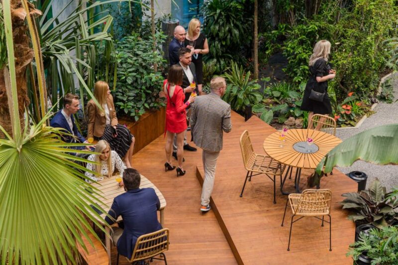 Gdask: Olivia Star Sky-High Views, Dinner, and Cocktails - Dining on the 32nd Floor: Pizzas and Signature Cocktails