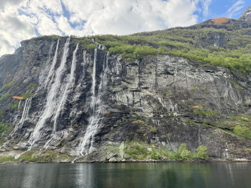 Geiranger Dalsnibba: mini bus tour - What’s Included and What to Bring for the Tour