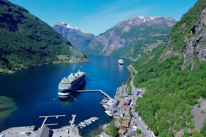 Geiranger: Excursions.no Geiranger Highlights - Eagle Bend and the Seven Sisters Waterfalls