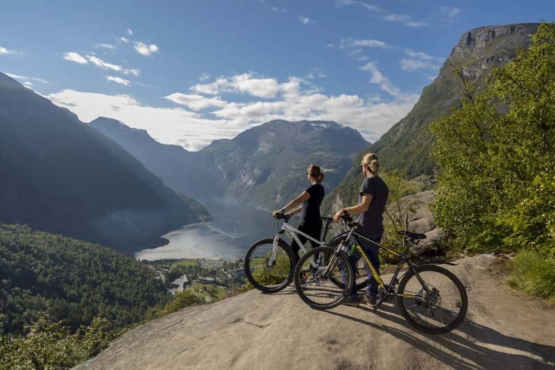 Geiranger Fjord: Downhill Self-Guided Bike Tour - The Route: From Djupvatnet Lake to Geiranger Village