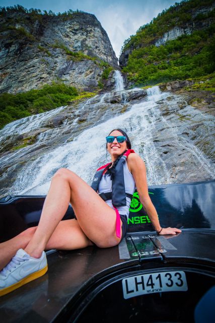 Geiranger: Guided Geirangerfjord Boat Tour - The Guides: Knowledgeable and Entertaining