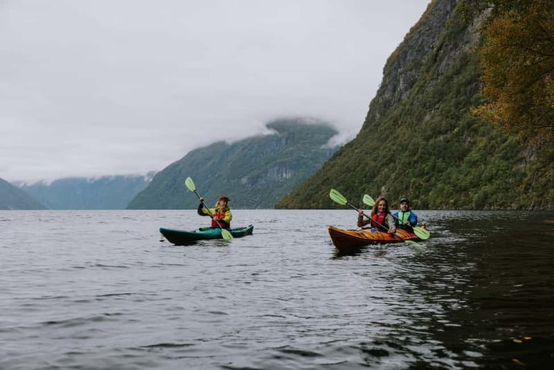 Geiranger: Kayak Tour with Waterfall Views - Paddling Experience and Safety Considerations