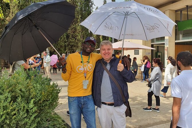 Generalife, Gardens and Alcazaba guided tour (without Nasrid Palaces) - Outside the Walls: Discovering the Alcazaba Fortifications