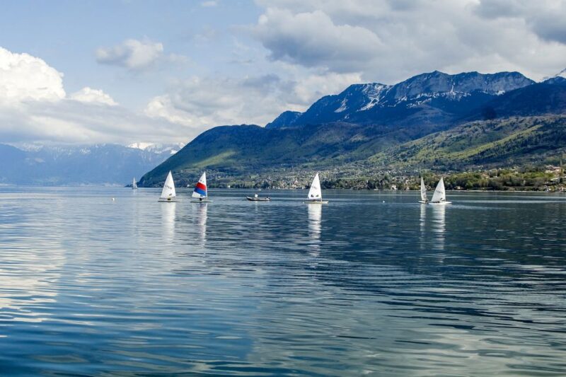 Geneva: 50-Minute Lake Geneva Cruise - Weather Considerations and Scenic Surprises