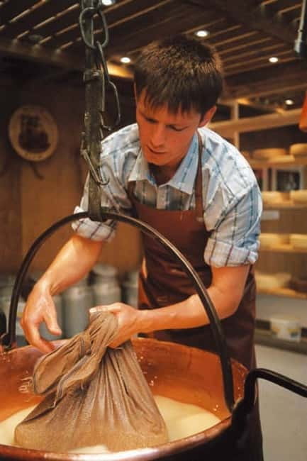 Geneva: Gruyères Tour with Chocolate, Cheese & Golden Train - Learning the Secrets of Swiss Cheese at Maison du Gruyère