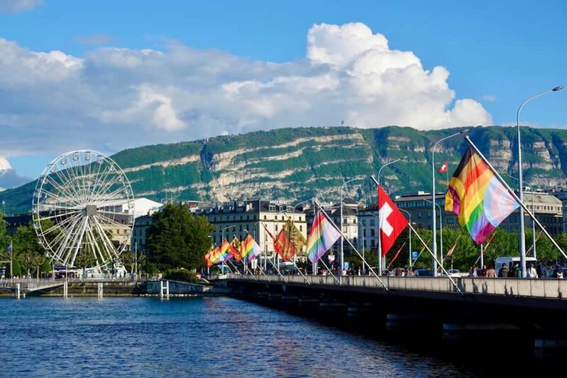 Geneva: Private 2,5-Hour City Highlights Guided Walking Tour - Key Points