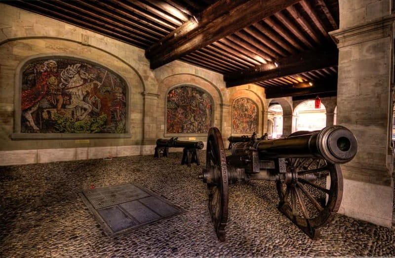 Geneva: Whispers of the Old Town Walking Tour with Apéritif - The Significance of Bourg-de-Four and its Dark Secrets