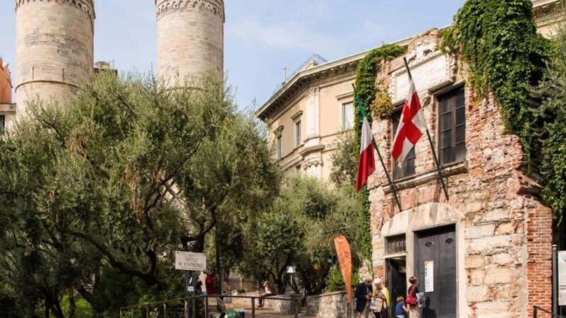 Genoa: Columbus Trail Urban Trekking with Wine & Local Tastings - Scenic Climb to Castelletto for Panoramic Views