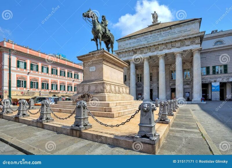 Genoa: Tour in Spanish of the Magnificent Genoa - Piazza Raffaele de Ferrari: The City’s Urban Heart