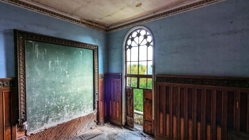 Georgia - Abandoned Spa town and Aircraft (Full-day) - The Story of the Central Bathhouse and Stalin’s Personal Bath