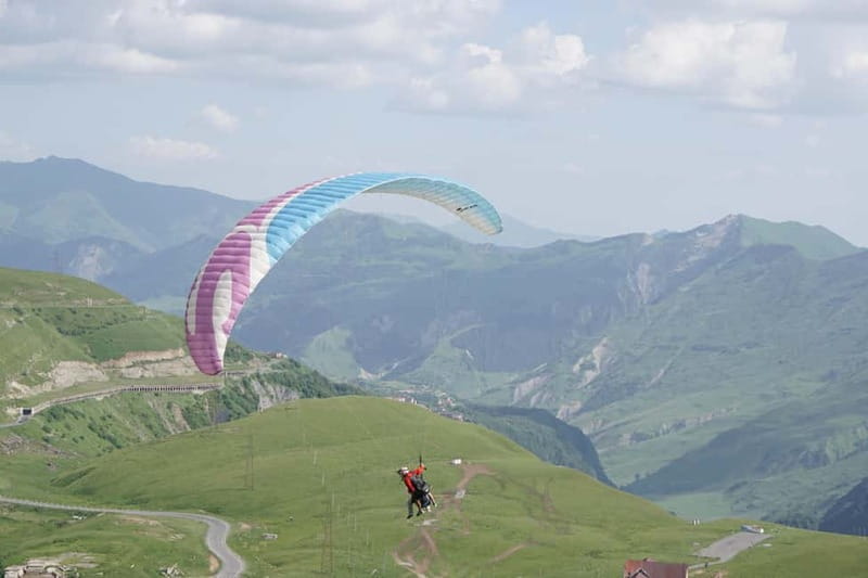 Georgia: Paragliding tandem flight in Gudauri with video - Key Points