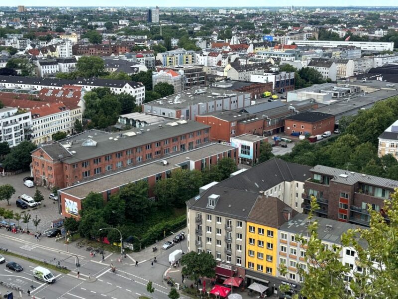 German guided insider tour of Hamburg's Schanzenviertel - Pacing, Group Size, and Tour Logistics