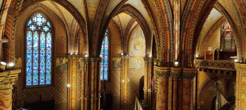 German-language tour of the Matthias Church in Budapest - Inside Matthias Church: Architectural Highlights and Key Features