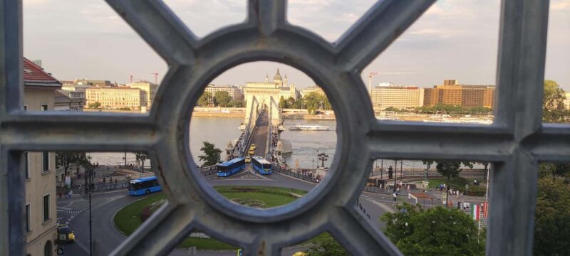 German-language tour - the best of Budapest - Hungarian History & Politics Made Accessible