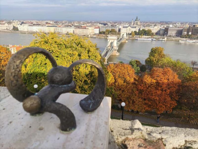 German speaking guided walking tour in Budapest - Discovering Art Nouveau and Historic Palaces in Pest