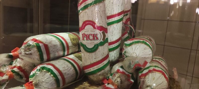 German tour in the Market Hall of Budapest with tastings - Sampling Three Kinds of Honey