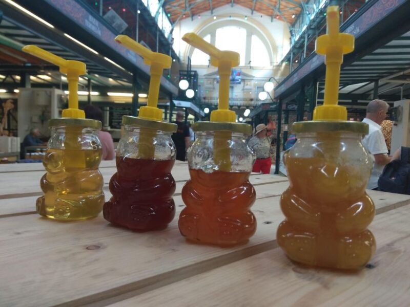 German tour in the Market Hall of Budapest with tastings - Practical Details and Accessibility