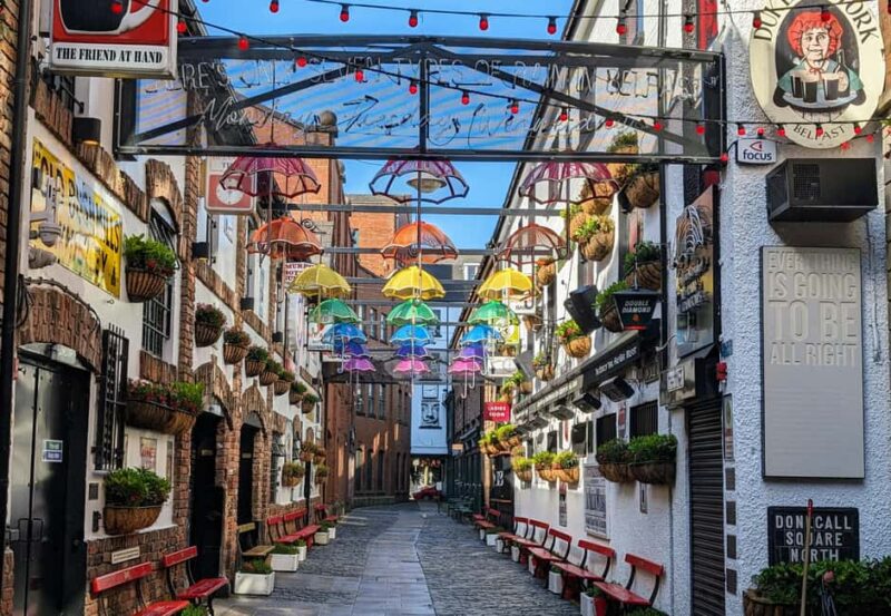 German Walking Tour City centre Belfast- Belfast entdecken - Discovering Belfast’s Architectural and Cultural Gems