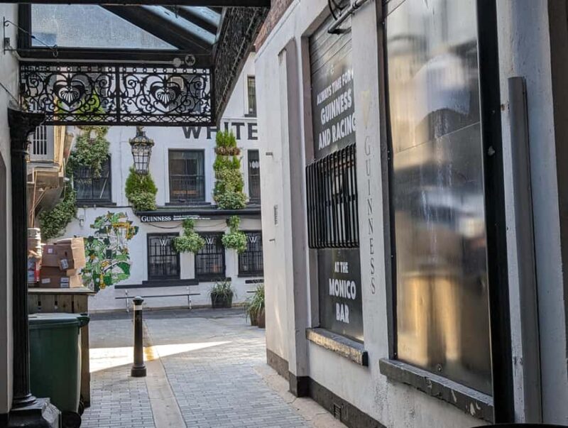 German Walking Tour City centre Belfast- Belfast entdecken - Who Will Enjoy This Tour Most