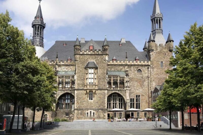 Germany: Guided tour of Aachen - Discover the Charlemagne Center’s Historical Insights