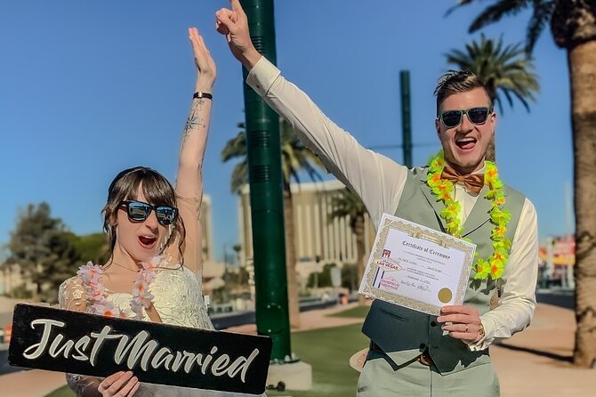 Get Married at the Fabulous Las Vegas Sign + Photos - Celebrate Love at the World-Famous Las Vegas Sign for $249