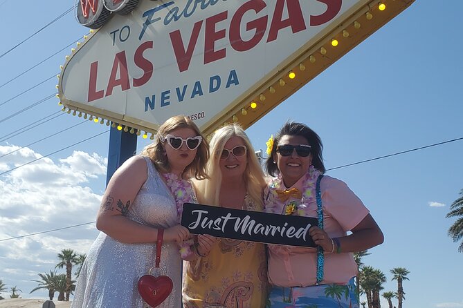 Get Married at the Fabulous Las Vegas Sign + Photos - Meeting Point and Flexibility in Travel