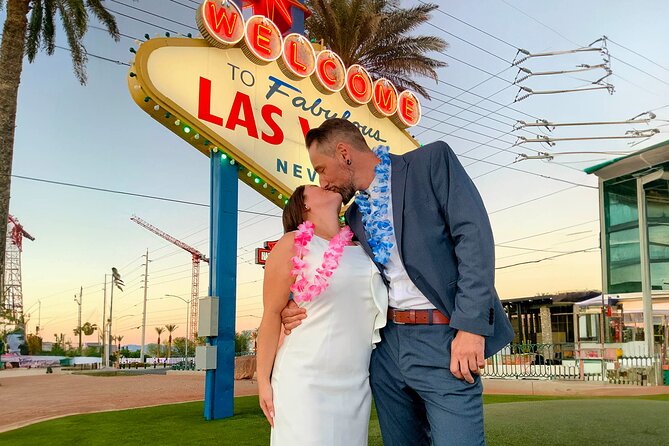 Get Married: Elvis Wedding + Las Vegas Sign + Photography - The Elvis Wedding Experience in Las Vegas