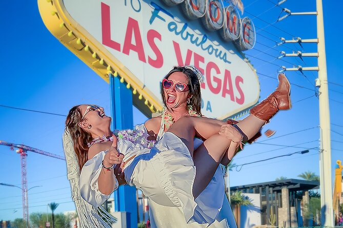 Get Married: Elvis Wedding + Las Vegas Sign + Photography - The Venue and Party Atmosphere