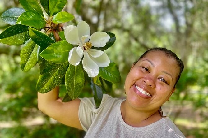 Get Out of Town! Visit 12 Lowcountry Stops with the Complete Charleston Tour! - Unique Coastal Stops and Water Taxi Ride