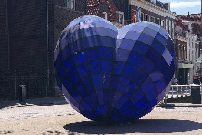 Get the best out of Delft by creating memories during our private walking tour! - Visiting the Old Church and Its Historical Significance