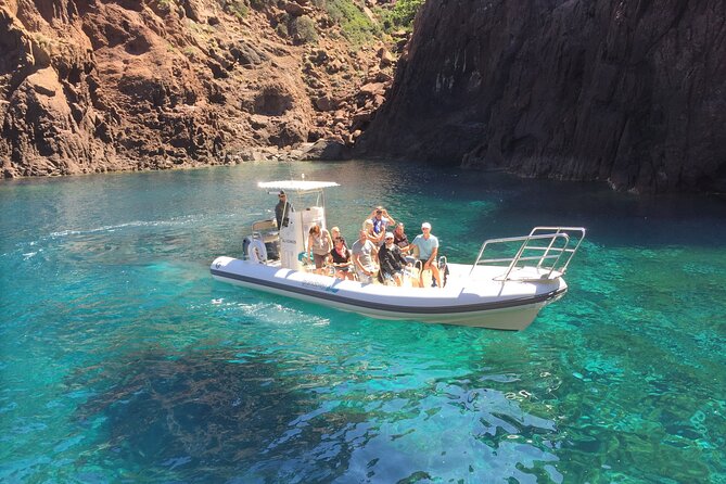 Getaway to the Calanques of Piana de Cargèse in a small group - The Speed and Maneuverability of the Semi-Rigid Boat