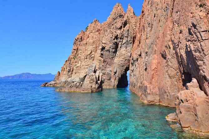 Getaway to the Calanques of Piana de Cargèse in a small group - The Expertise and Friendly Nature of the Guides