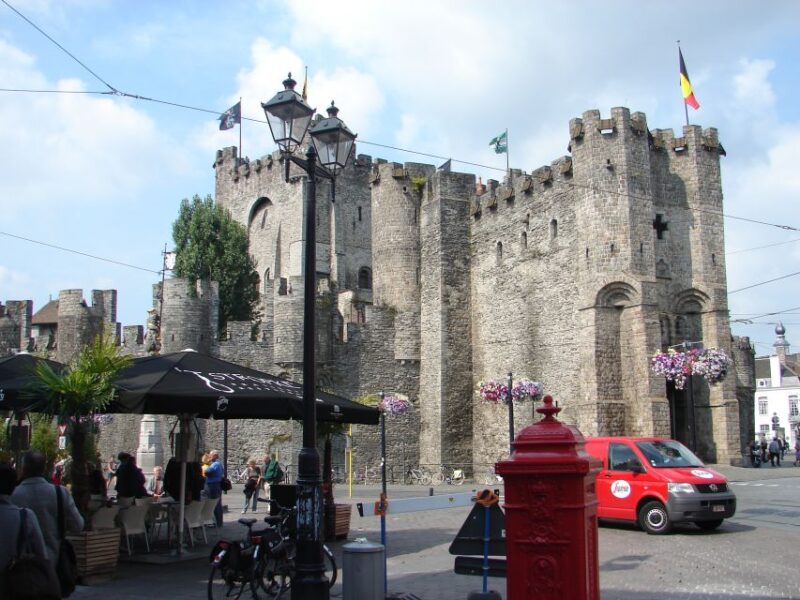 Ghent: Private 2-Hour Walking Tour - Admiring the Historic Guild Houses and Medieval Streets