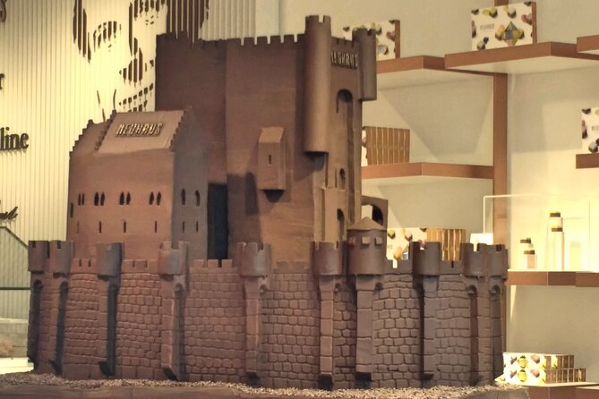 Ghent Sightseeing and Chocolate Tasting Tour - Meet a Friendly and Knowledgeable Local Guide