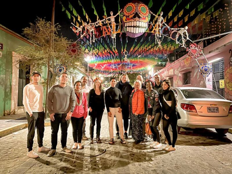 Ghost and legend tour in downtown Oaxaca with dinner - Dining at a Top Local Eaterie, Favored by Netflix