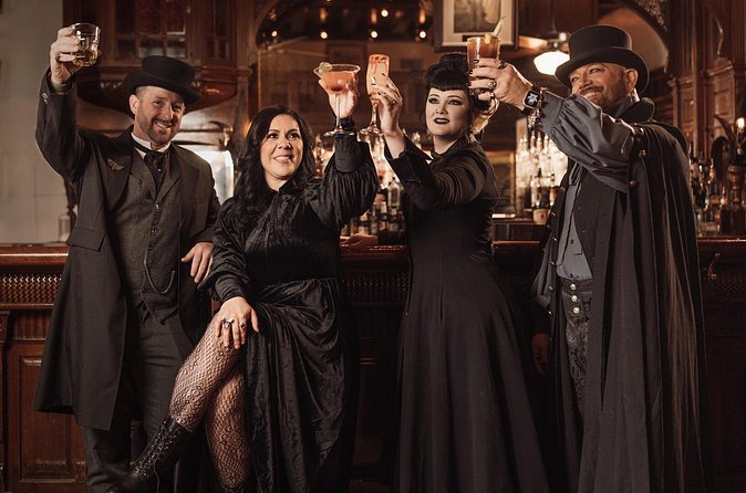 Ghost Bus Pub Crawl - Guides and Their Role in the Experience