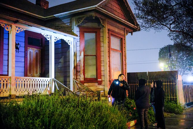 Ghost Hunting with a Professional Investigator in LA's Chinatown - The Use of Paranormal Equipment in the Investigation